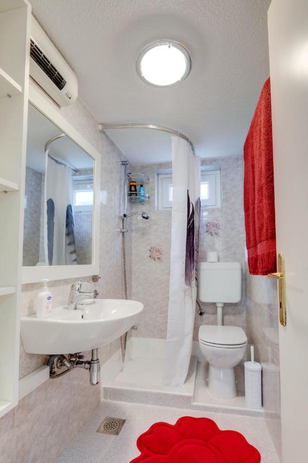 Appartement Apartma Valentina à Pobegi Extérieur photo